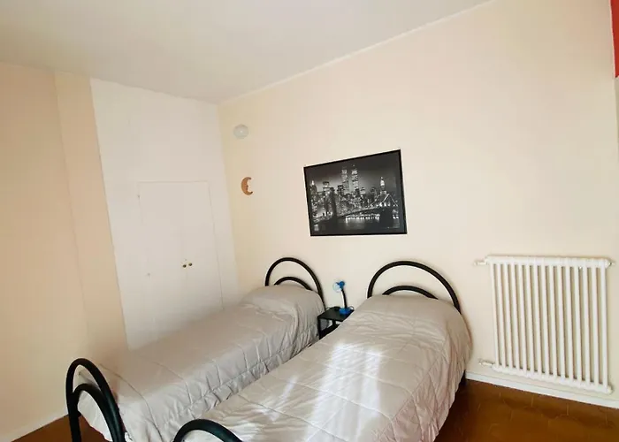 Lägenhet Casa Margherita 2, Con Box X Auto E Bike *