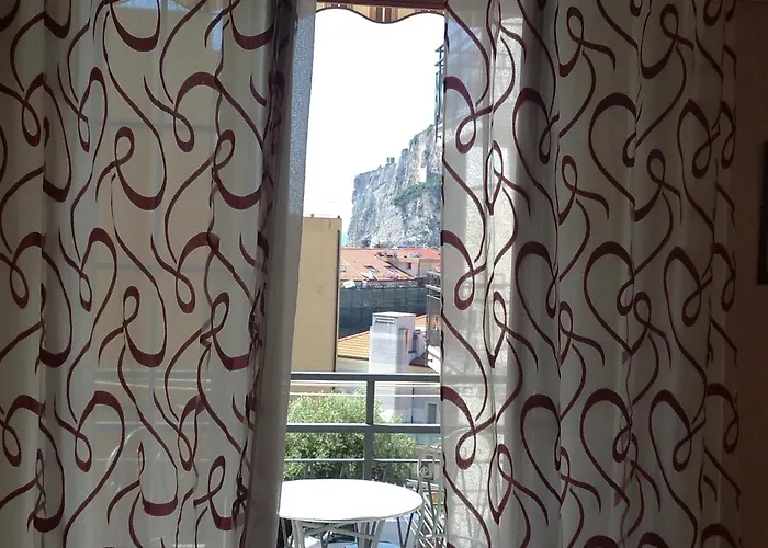 Lägenhet Casa Margherita 2, Con Box X Auto E Bike Finale Ligure